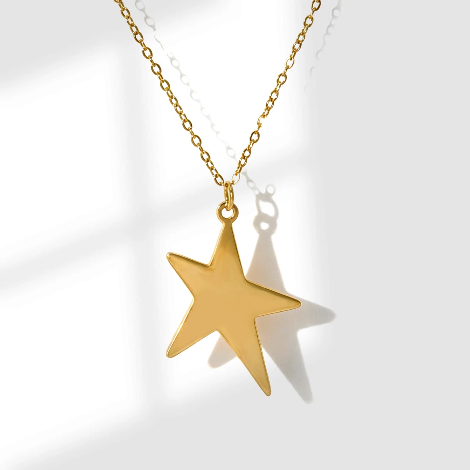 Smooth Five-Point Star Pendant Necklace in stainless steel